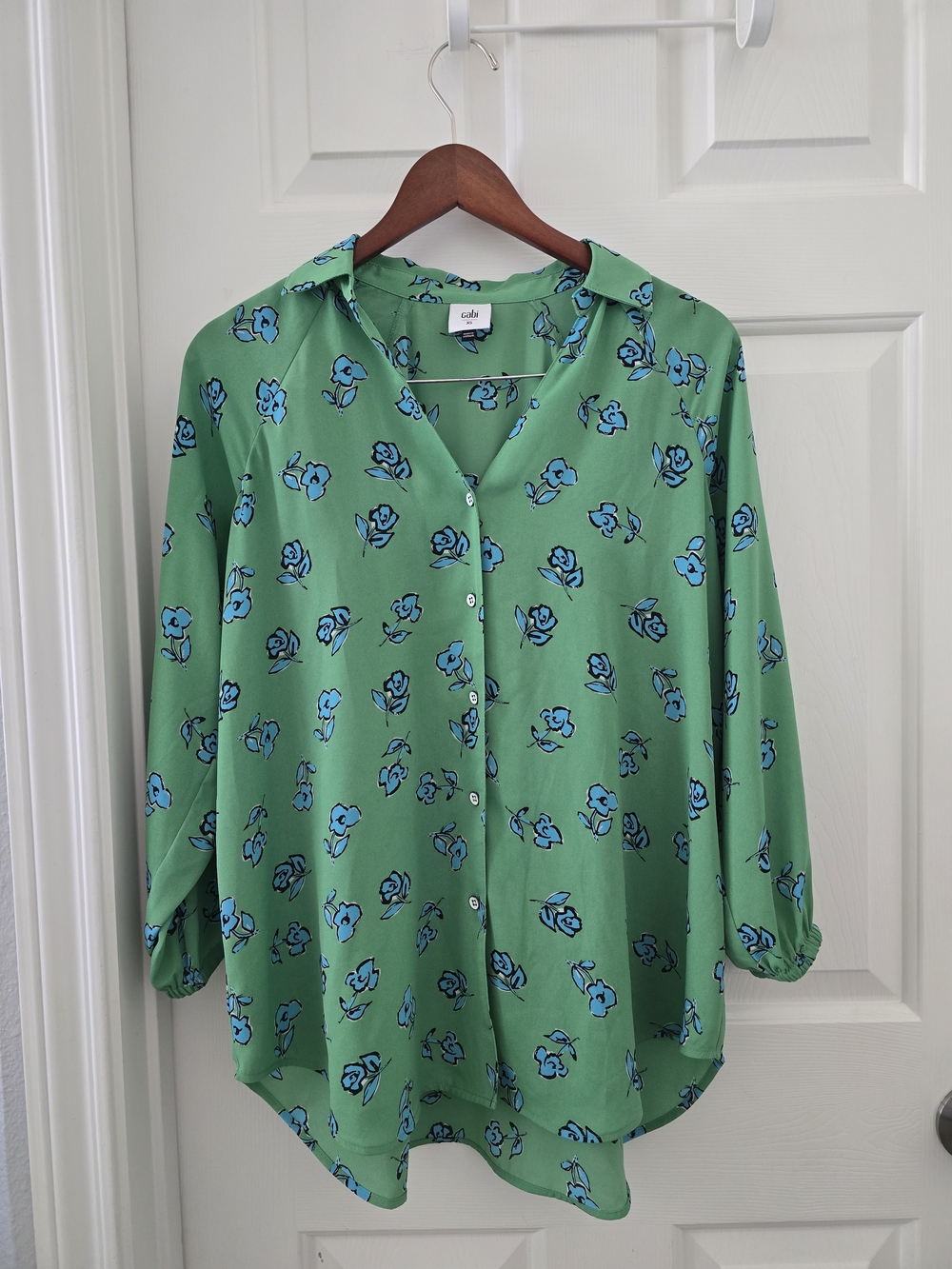 CAbi Go To Blouse Style 5891 Green Blue Floral Button Front XS - Picture 2 of 7